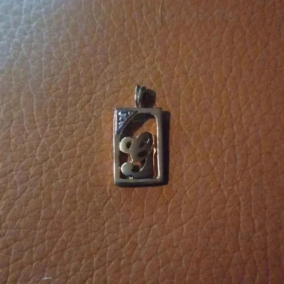 🌹Gold plated letter pendant "G" - Picture 3 of 6